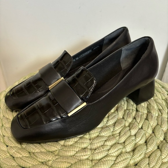 NWOB Rockport Total Motion Esma Black  Leather Square Croc Toe Heel Loafers - Picture 1 of 8
